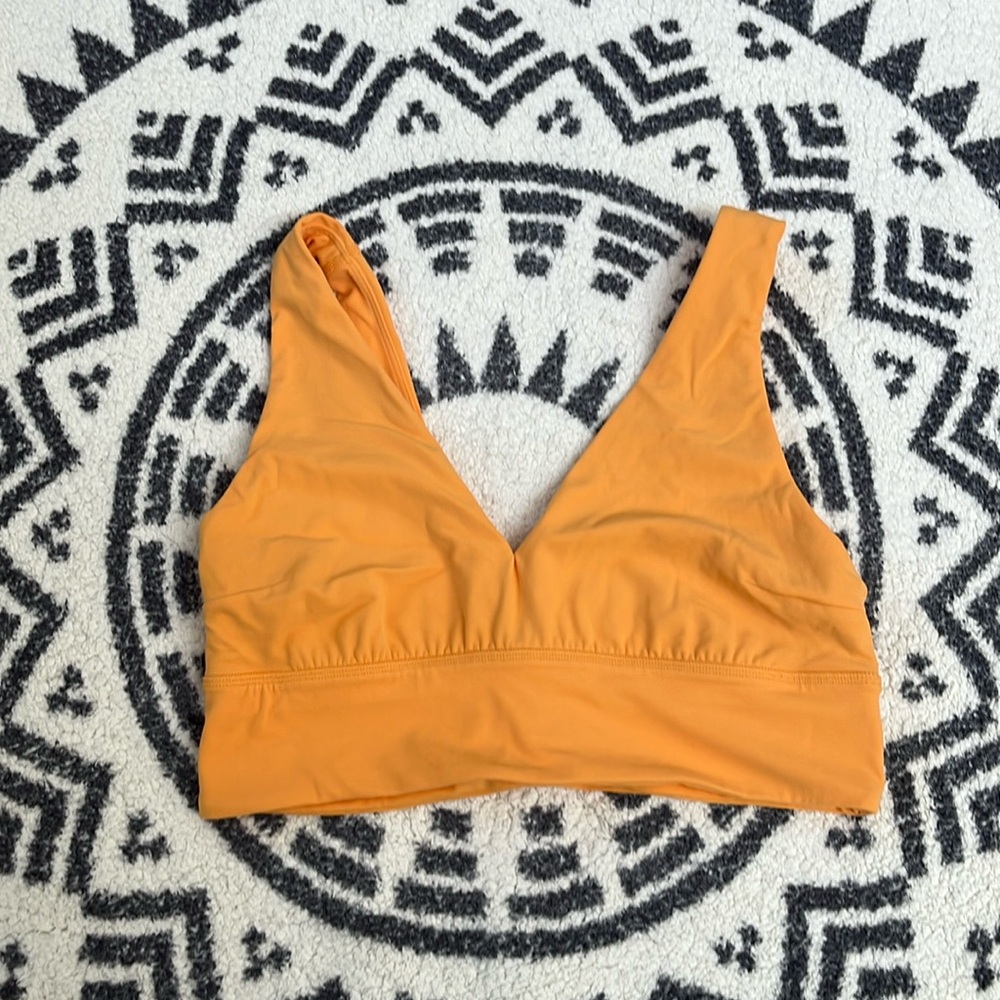 Lululemon sports bra
